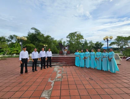 CHI BỘ PHÒNG BẢO TỒN BẢO TÀNG  TỔ CHỨC CHUYẾN THĂM DI TÍCH LỊCH SỬ -  NƠI ANH HÙNG CHU CẨM PHONG VÀ ĐỒNG ĐỘI HY SINH