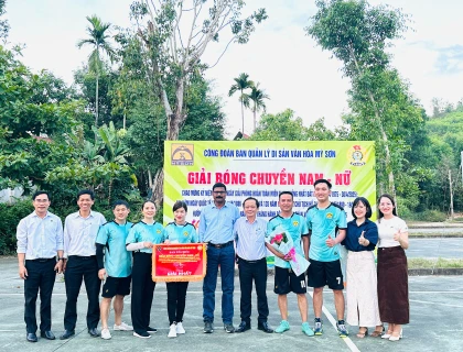 CÔNG ĐOÀN BAN QUẢN LÝ DI SẢN VĂN HÓA MỸ SƠN TỔ CHỨC GIẢI BÓNG CHUYỀN VÀ CHƯƠNG TRÌNH “LAN TỎA YÊU THƯƠNG” NHÂN KỶ NIỆM 50 NĂM NGÀY GIẢI PHÓNG ĐẤT NƯỚC