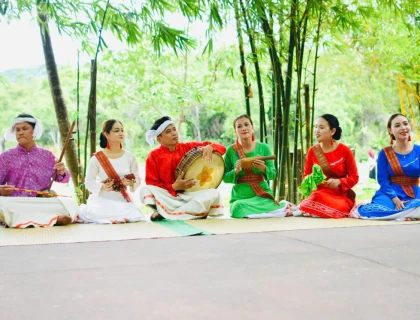 Khẳng định giá trị, giữ gìn bản sắc từ sản phẩm truyền thống Hát Dân ca Chăm tại Khu đền tháp Mỹ Sơn