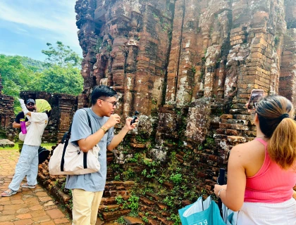 DU LỊCH MỸ SƠN TĂNG CƯỜNG SỨC HÚT NHỜ CÁC  CHIẾN DỊCH KẾT HỢP CÙNG KOLS